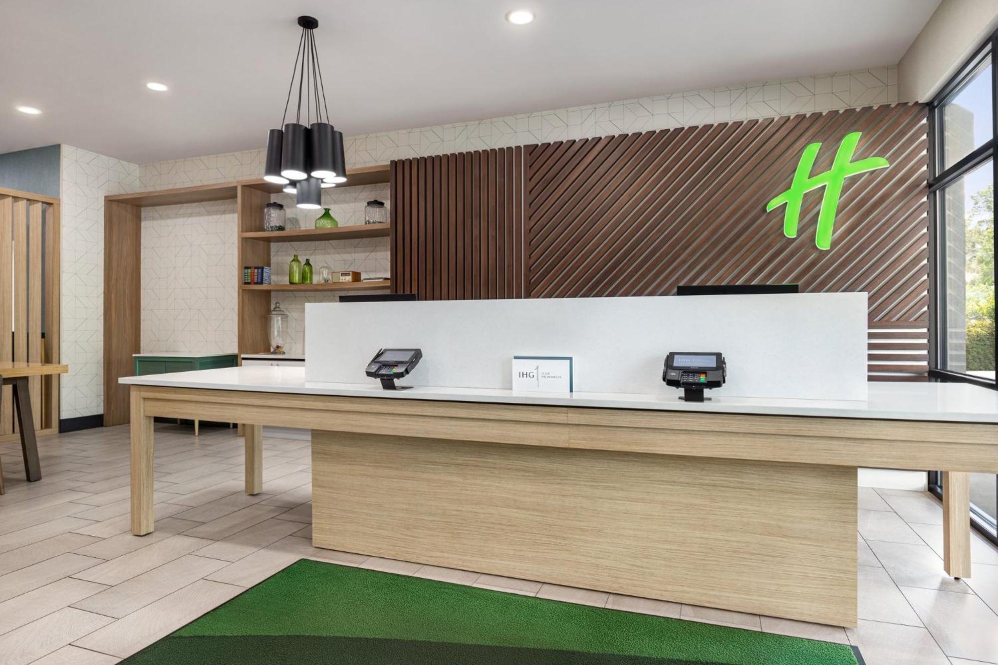 Holiday Inn - Cheshire - Southington By Ihg Exterior photo